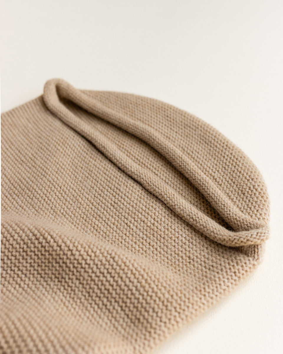 Hvid Cocoons, Sand