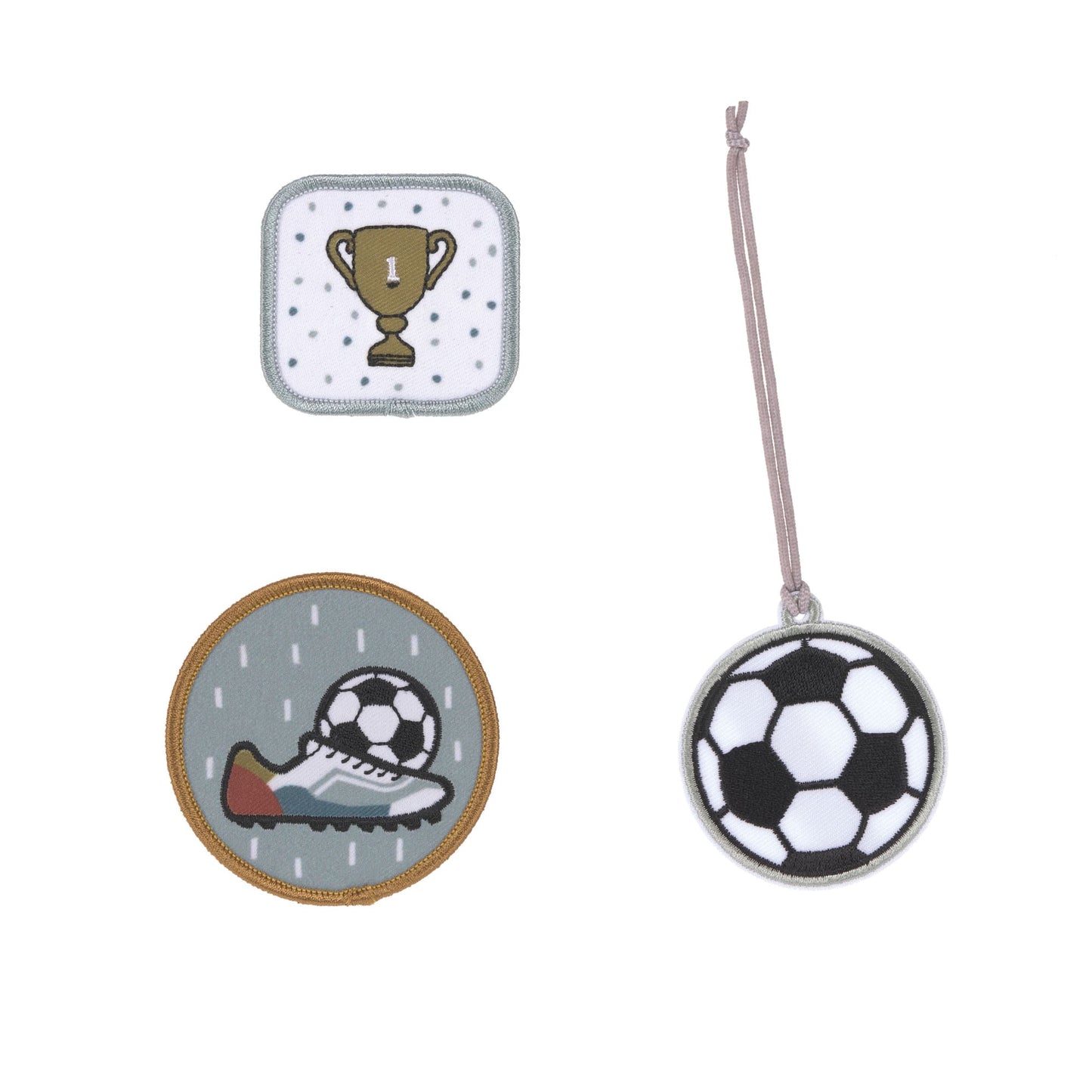 Laessig Patches & Anhaenger Fussball Sets mit einem Fussball-Anhaenger und zwei passenden Patches.