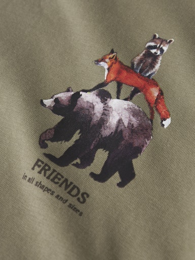 Detailaufnahme Bison-Print auf olivgrünem Kinder Sweatshirt aus Bio-Baumwolle, Bärechind Winterthur Zürich Schweiz