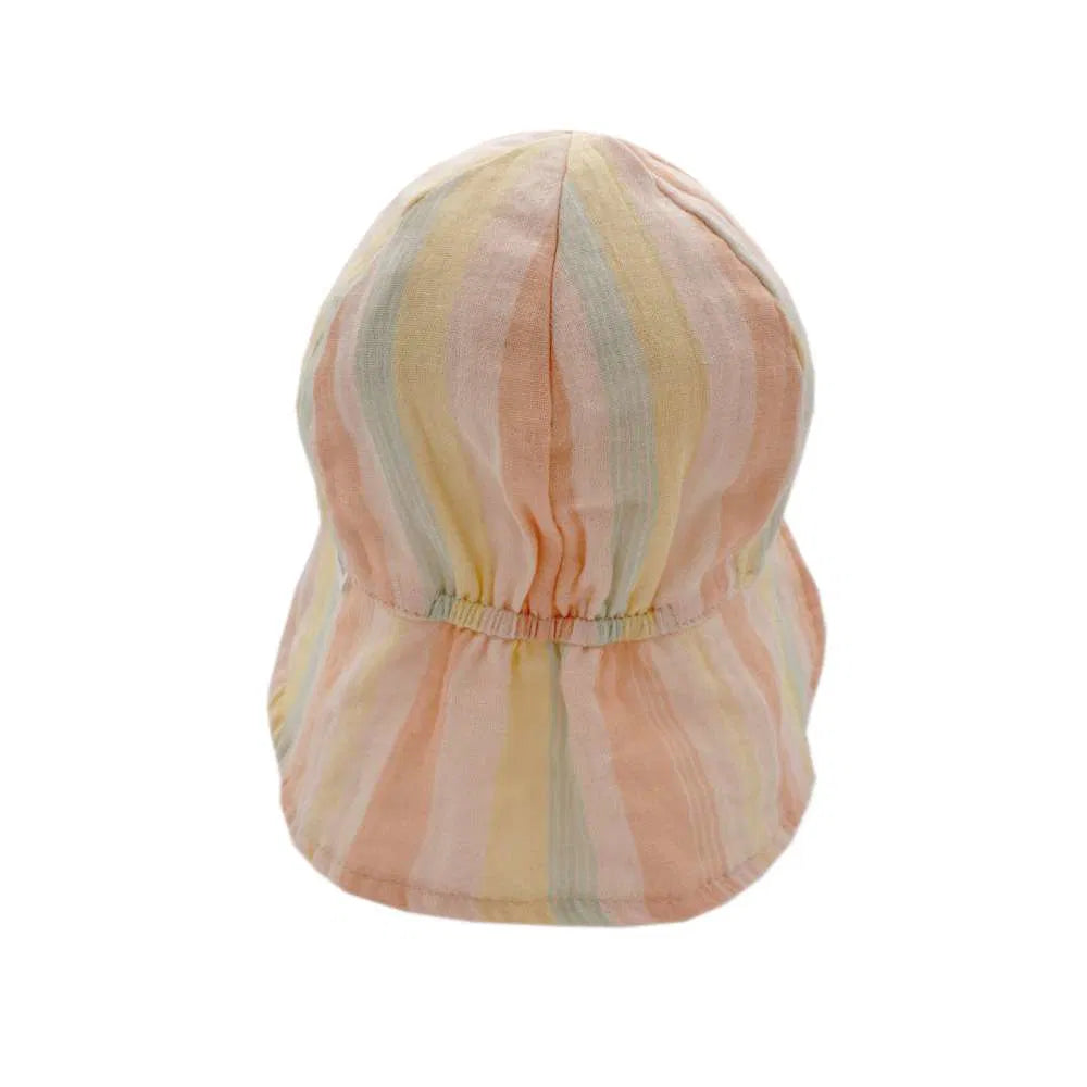 Rückansicht der rosa gestreiften Baby-Schildmütze aus GOTS Musselin mit Nackenschutz und UV-Schutz UPF 30