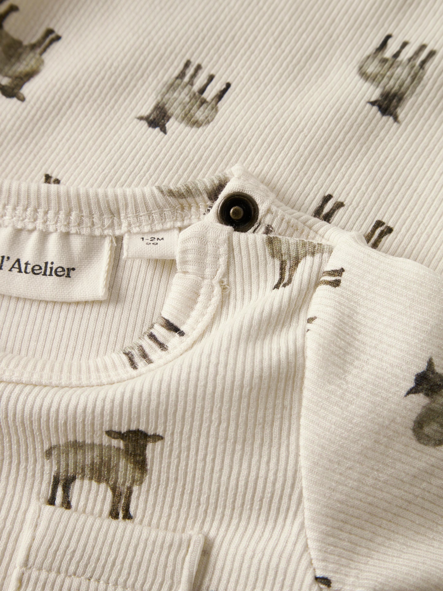 Bärechind Lil'Atelier Langarmbody, Detailansicht des Brusttäschchens
