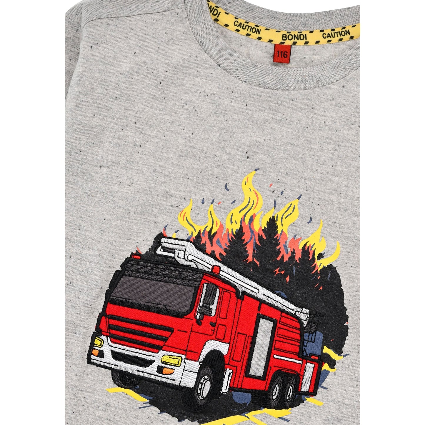 Detailaufnahme Bondi Kinder Langarmshirt Feuerwehr – Motiv Feuerwehrwagen, erhältlich im Bärechind Winterthur Schweiz