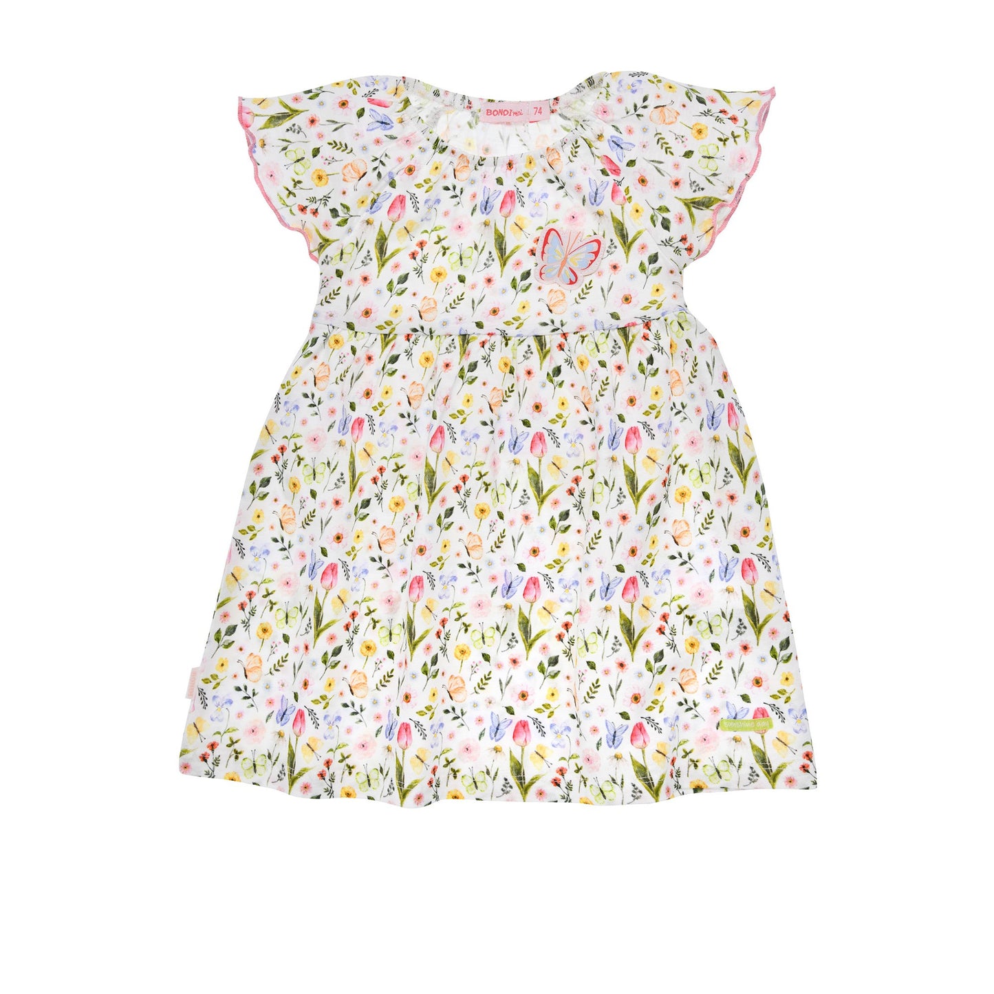 Vorderansicht vom Bondi Kleid mit Blumenprint, verspielten Flügelärmeln – erhältlich bei Bärechind Kinderladen in Winterthur, Schweiz