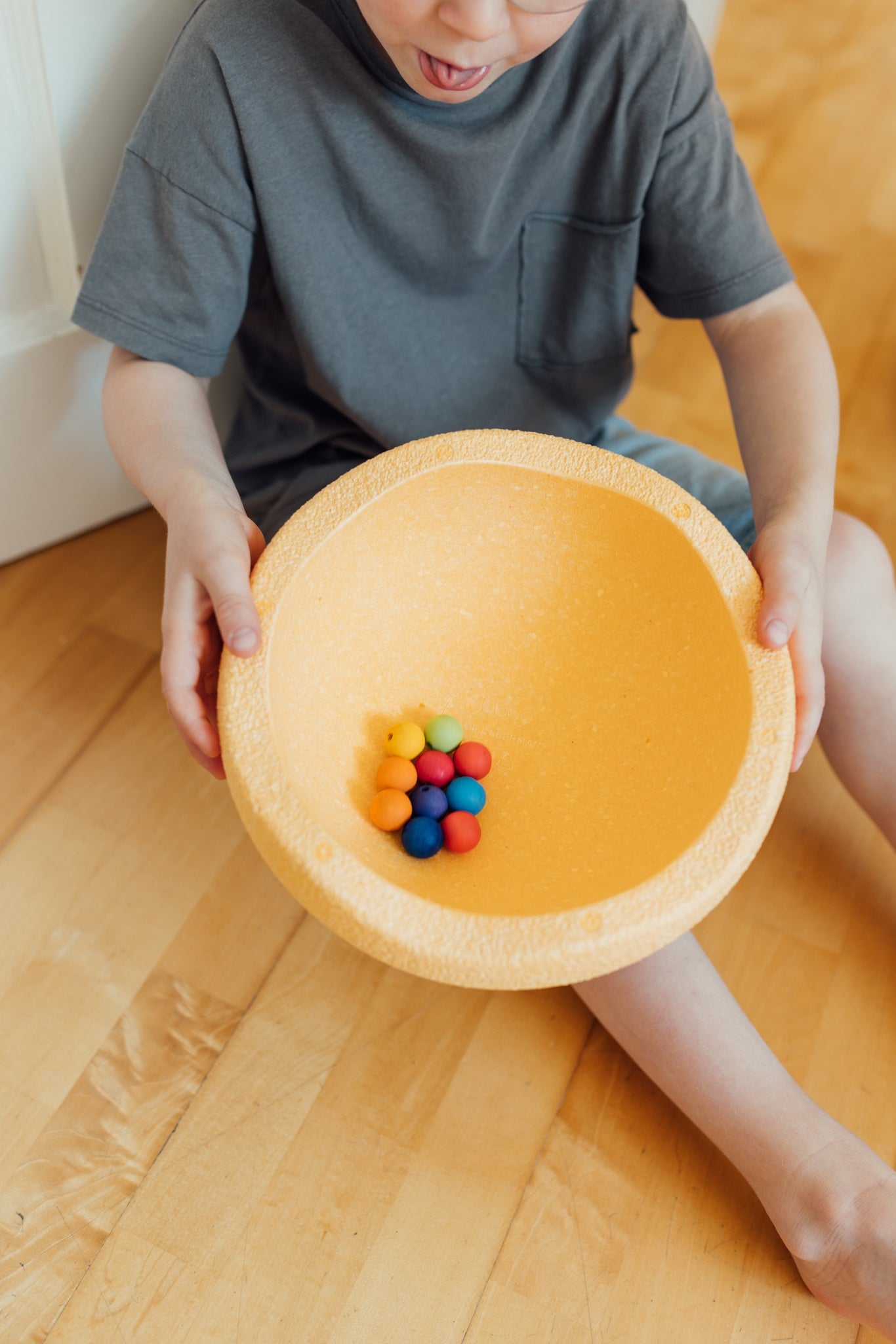 Stapelstein wird zur Spielschale – nachhaltige Spielidee aus dem Bärechind in Winterthur