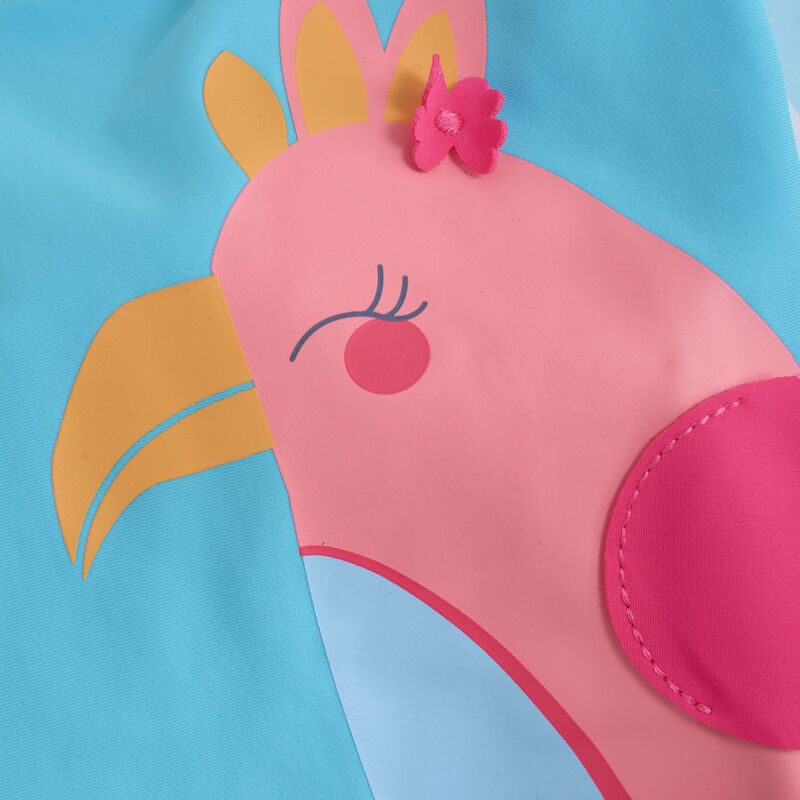 Detail der Papageien-Applikation auf dem Badeanzug von Color Kids – mit Stickerei