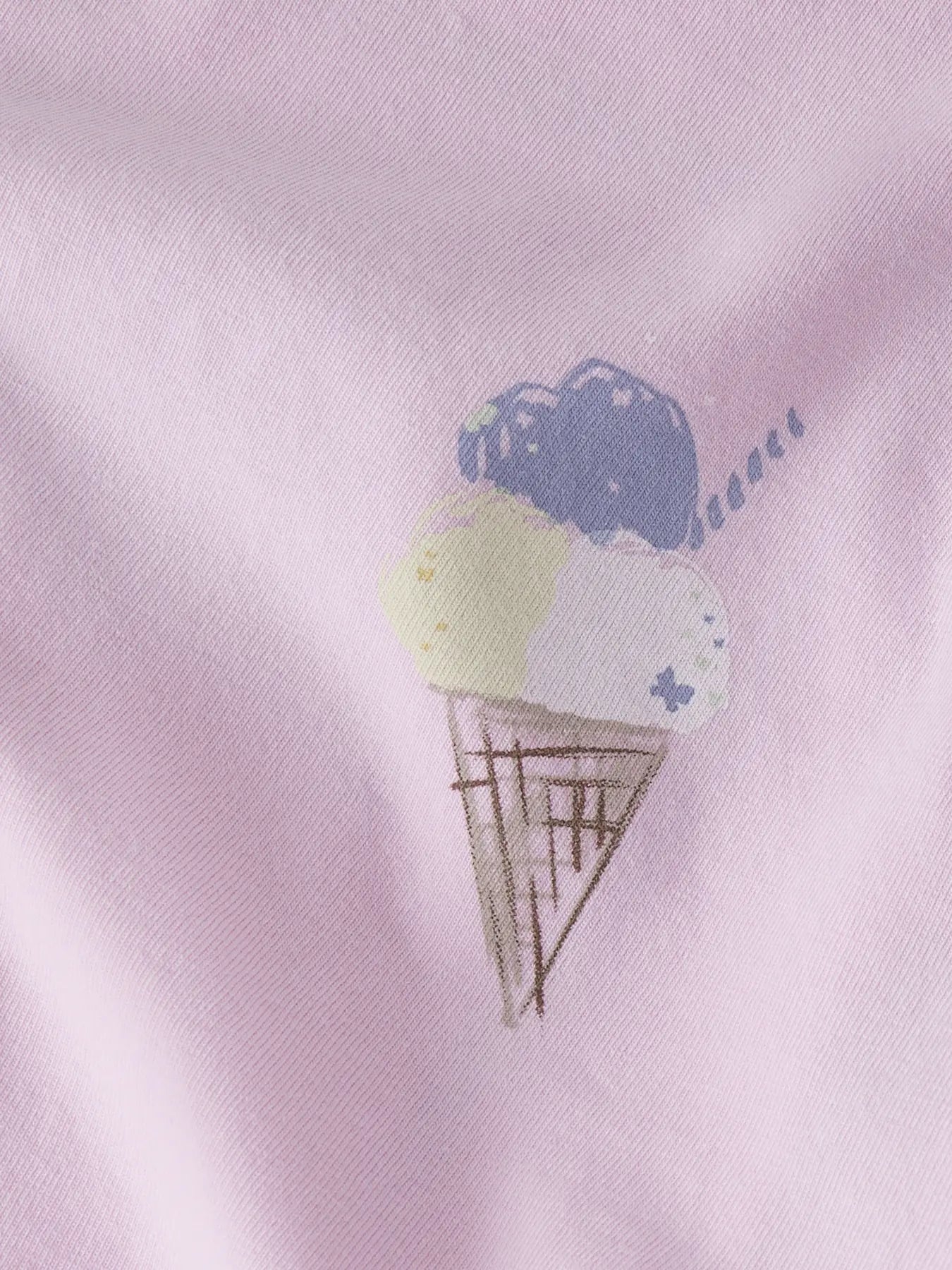 Detail Eis Motiv auf rosa Kinder T-Shirt aus Baumwolle, erhältlich bei Bärechind Winterthur Zürich Schweiz.