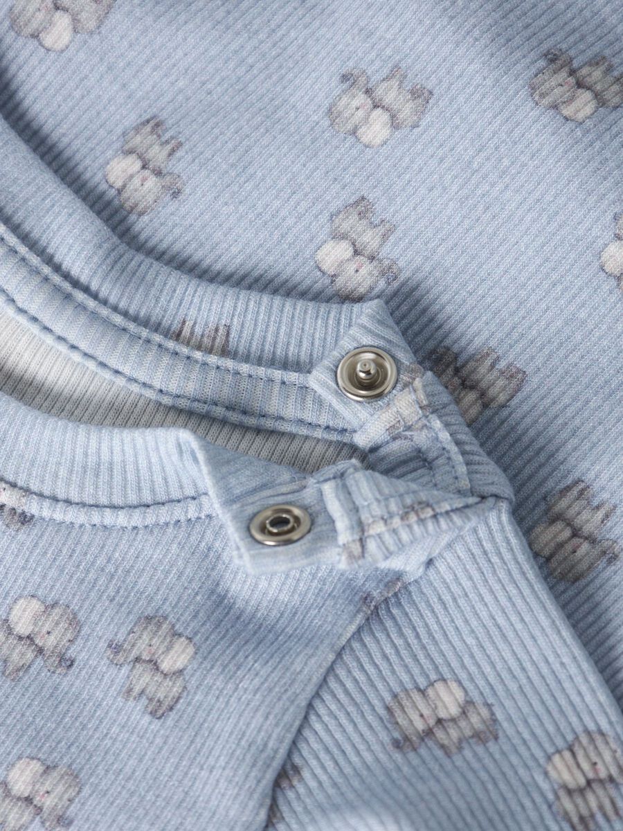NAME IT Detailansicht Rippstrick Babybody mit Elefantenmuster und Druckknöpfen, im Bärechind Winterthur Zürich Schweiz kaufen