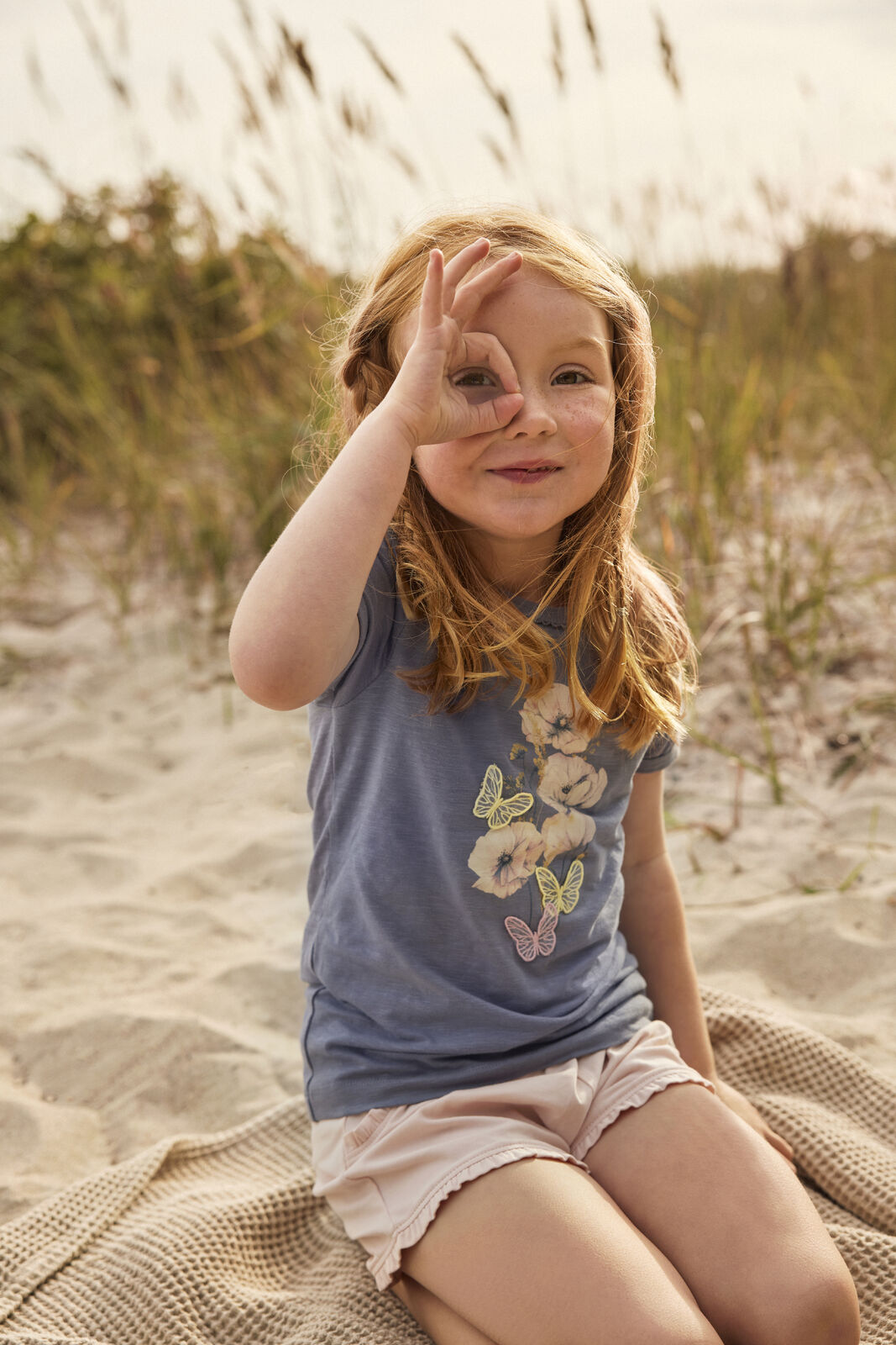 T-Shirt Blumen mit Schmetterlingen