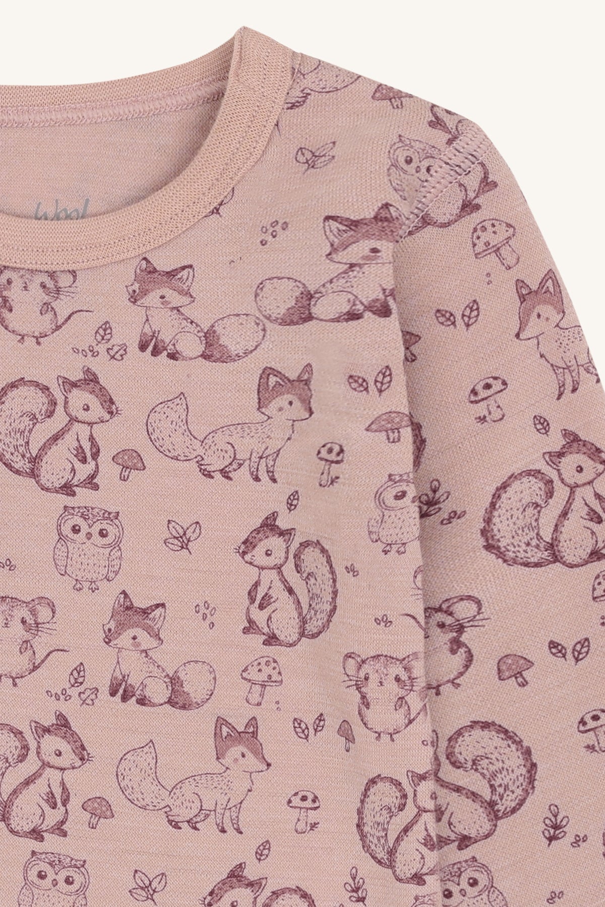 Bärechind Hust & Claire Bo Langarmbody Dusty Rose, Detailansicht Waldtierprint