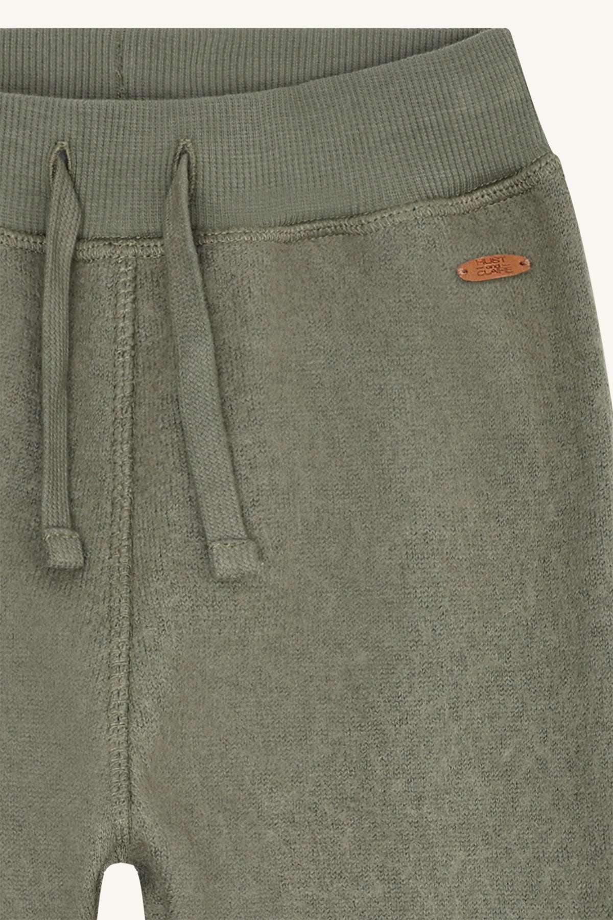 Detailansicht Hust&Claire Wollwalkhose Grün – Kordelzug und Bündchen, Bärechind Winterthur Zürich Schweiz.