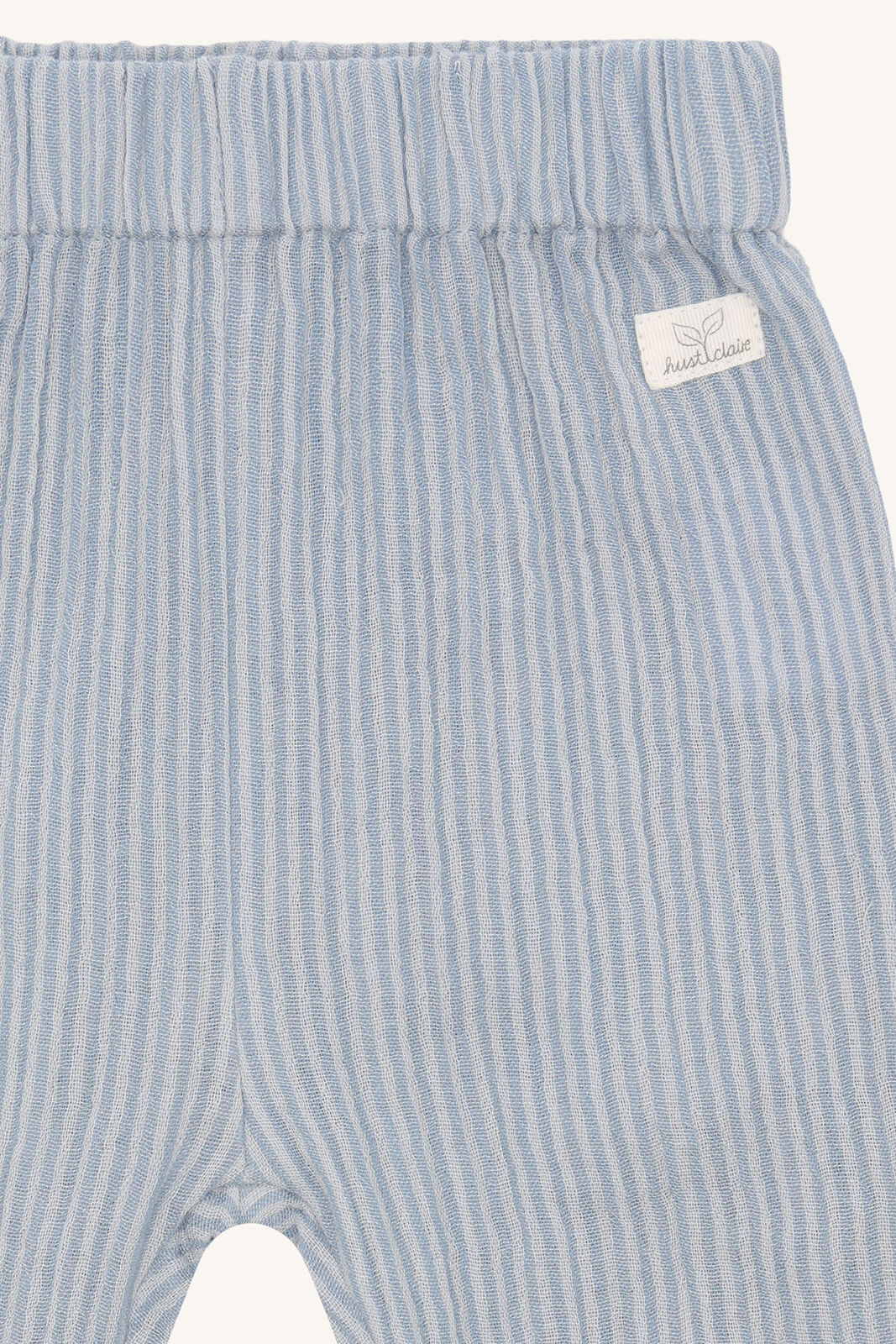 Detailansicht Hust&Claire Babyhose mit blauen Streifen im Bärechind Winterthur, Zürich, Schweiz