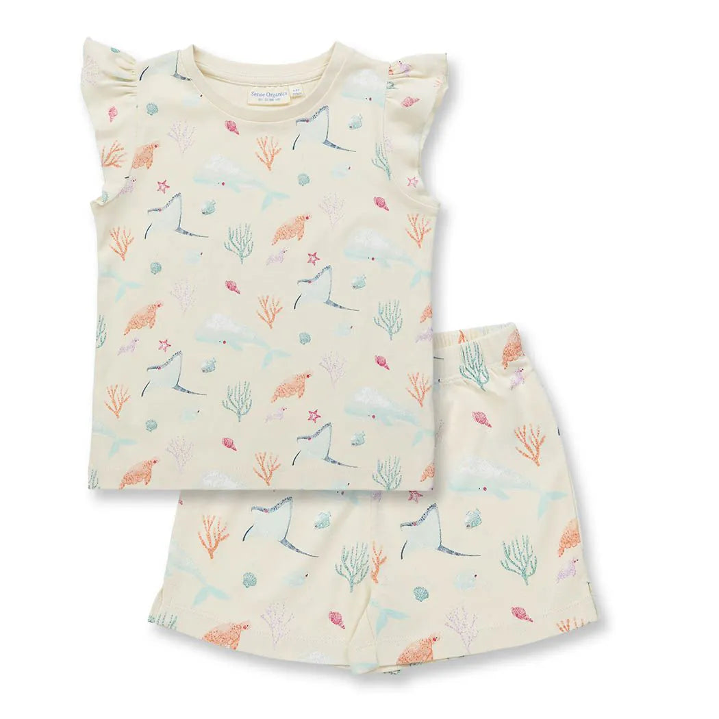 JULA Pyjama, sea life von Sense Organics aus GOTS-zertifizierter Bio-Baumwolle, mit Meeresmuster-Print auf weissem Hintergrund, erhältlich in Winterthur, Zürich, Schweiz