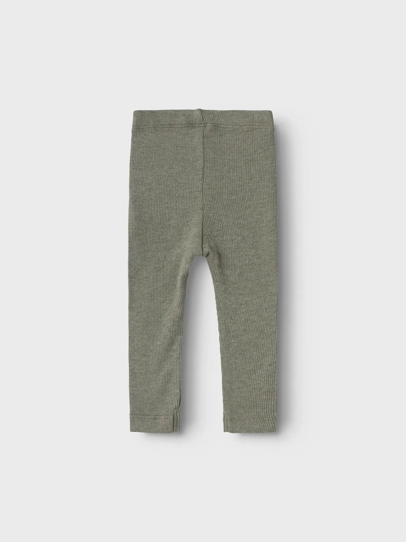 Rückansicht der Baby Leggings in Olive von name it – schlicht & weich