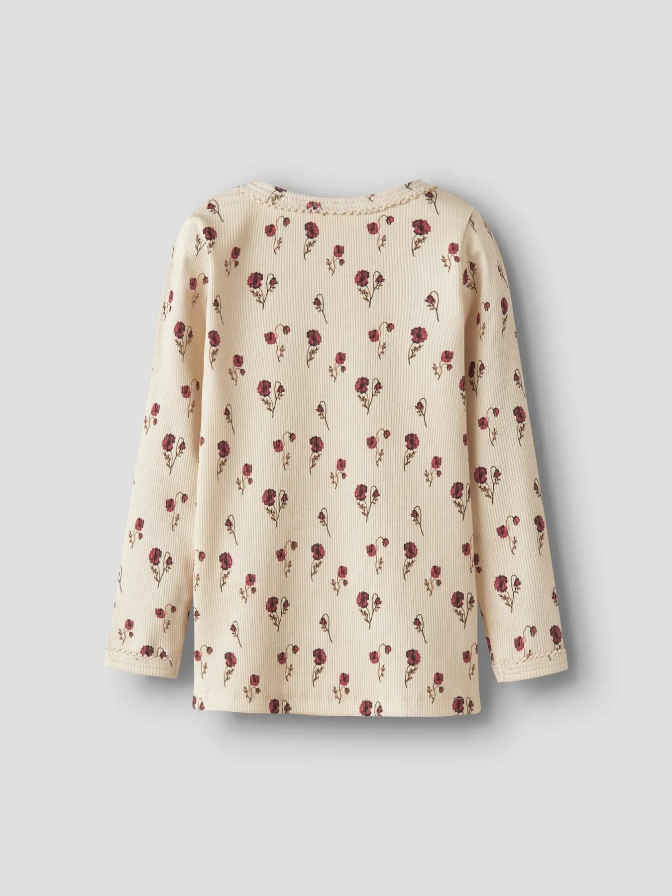 Rückseite des cremefarbenen Lil'Atelier Shirts mit Blumen – Bärechind Winterthur, Zürich Schweiz.