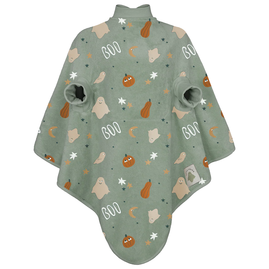 Grünes Little Casimir Boo Lätzchen mit Ärmeln, Geister- und Kürbis-Print, erhältlich im Bärechind Winterthur Zürich Schweiz.