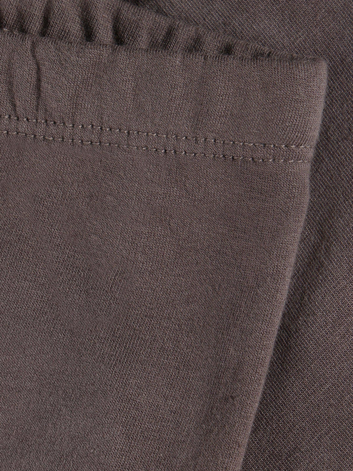 Nahaufnahme Bund und Saum Minymo Sweat Leggings Plum Truffle