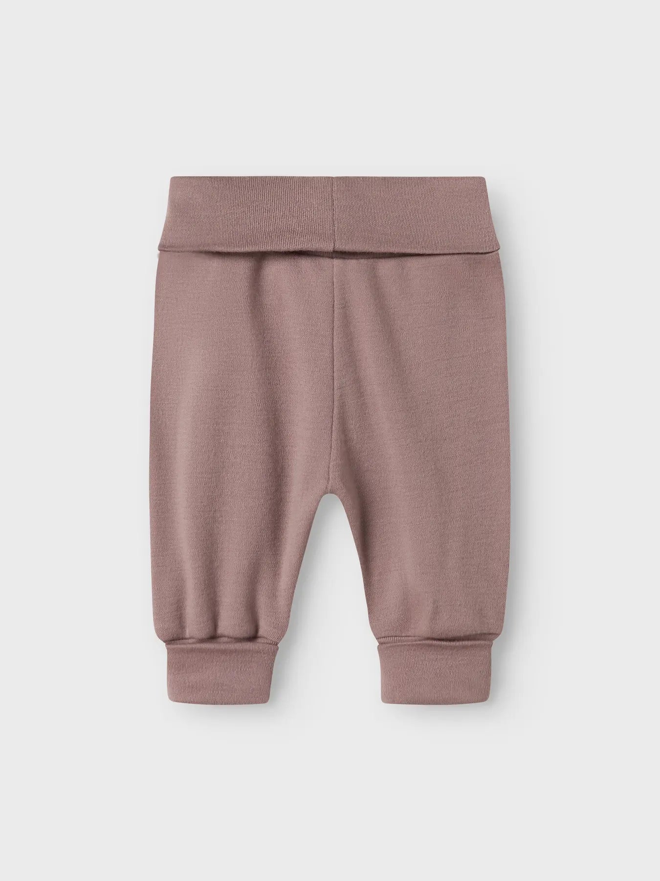 Weiche Babyhose aus 100% Wolle in Mauve von Name it – erhältlich bei Bärechind in Winterthur.