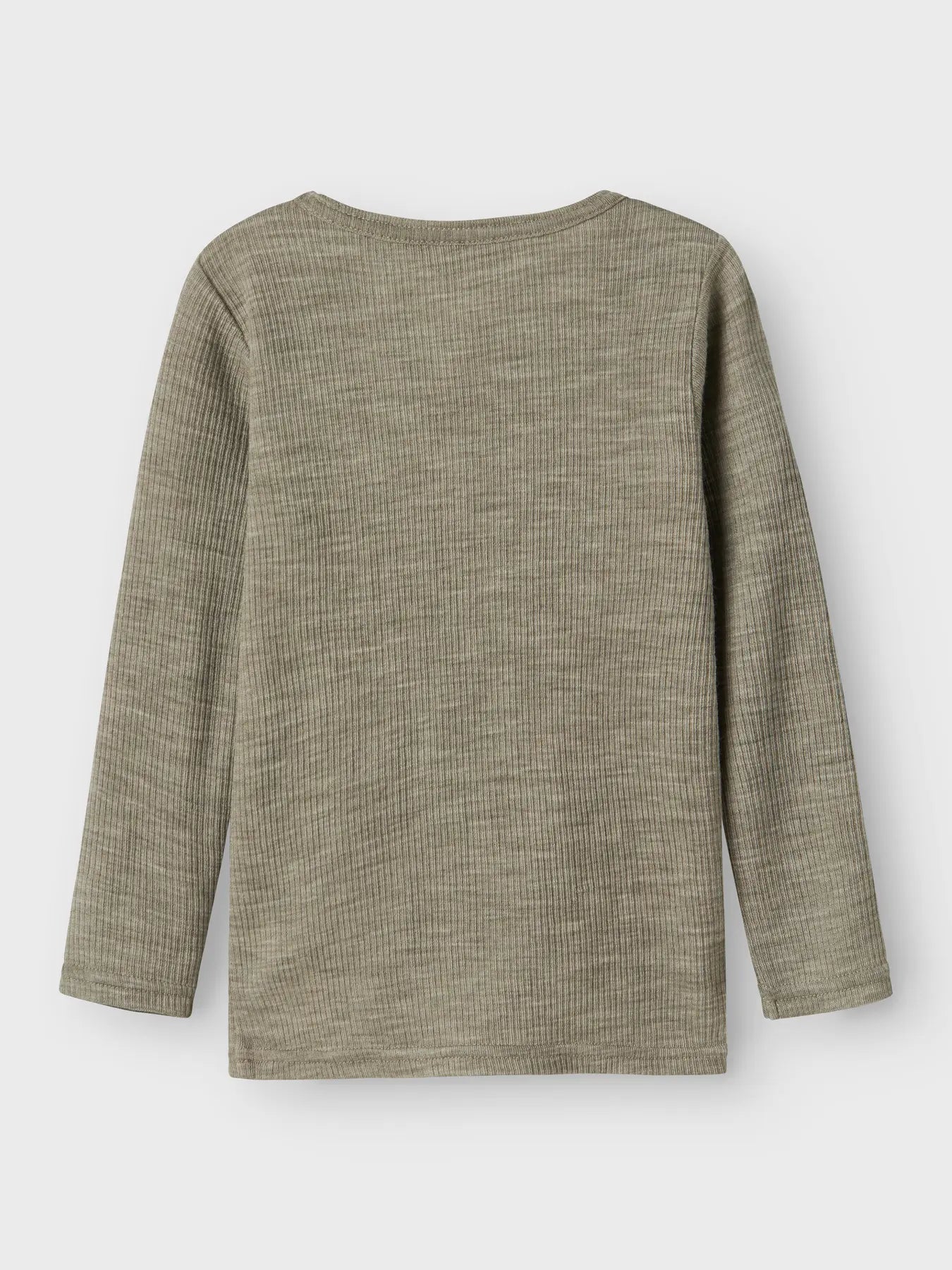 Rückseite vom Kinder-Langarmshirt aus Merinowolle von Name it in Olive – Bärechind Winterthur, Zürich Schweiz