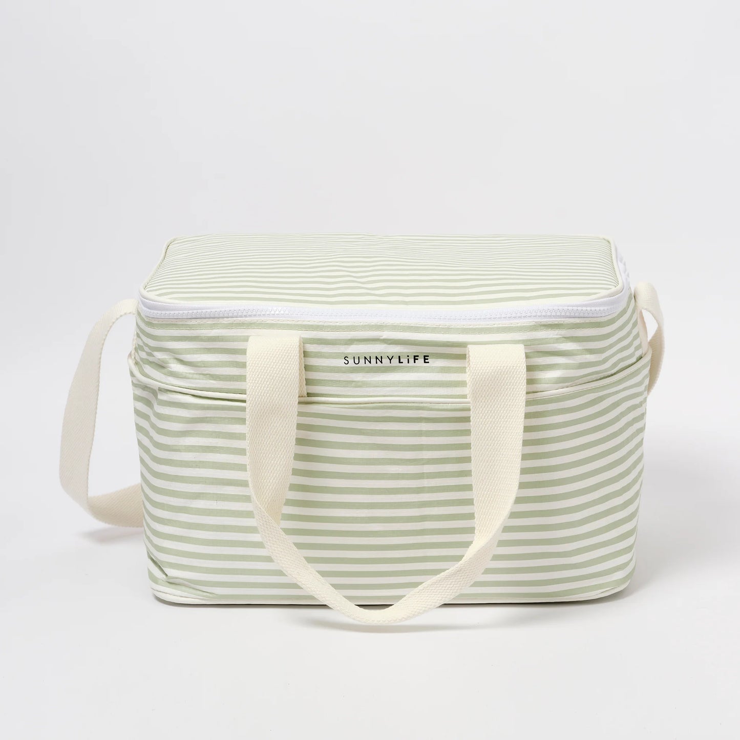 Kühltasche La Palma Sage Stripe in Mintgrün von Sunnylife – erhältlich bei Bärechind in Winterthur, Zürich, Schweiz.