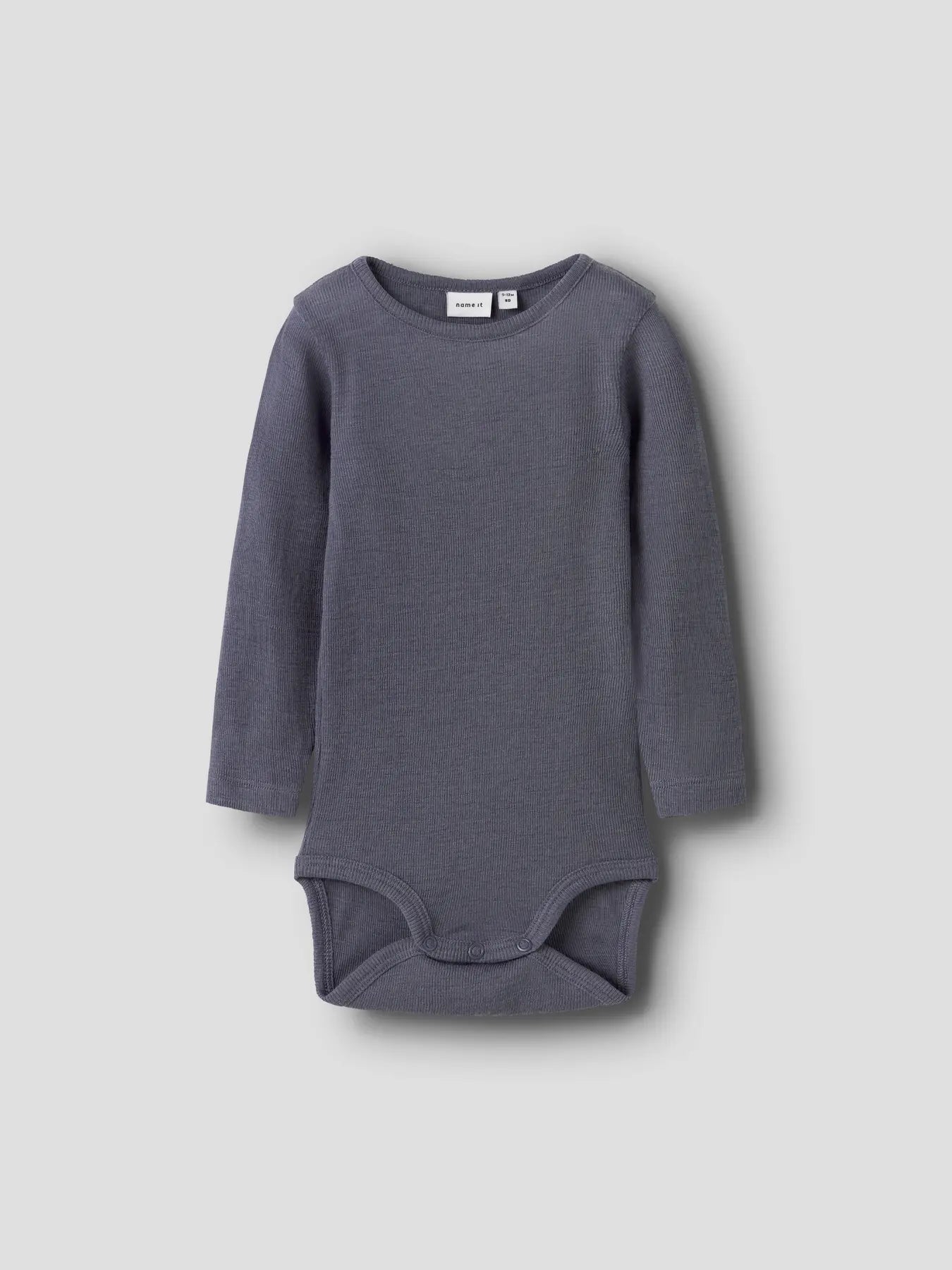 Dunkelblauer Wolle-Seide Langarmbody für Babys, Vorderansicht – Bärechind, Winterthur, Zürich Schweiz.