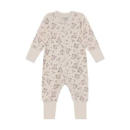 CeLaVi Strampler Baby mit Blumenprint in Grape Shake, Vorderansicht