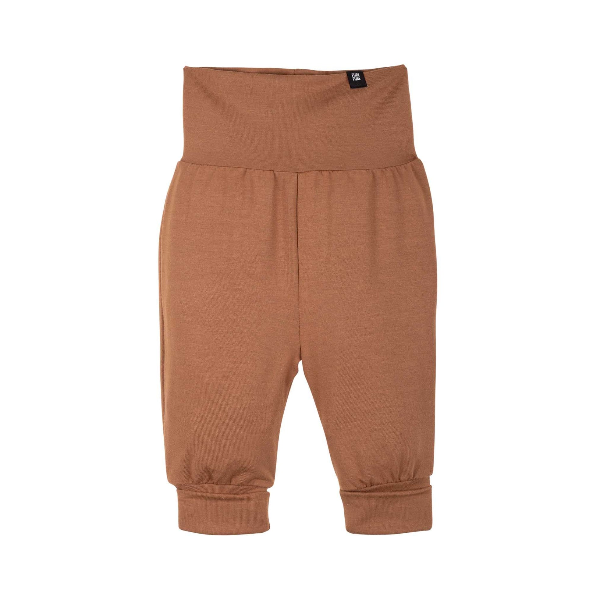 Leichte Baby-Hose aus kühlendem Tencel in Coconut – nachhaltig produziert in Europa. Erhältlich in Winterthur, Zürich.