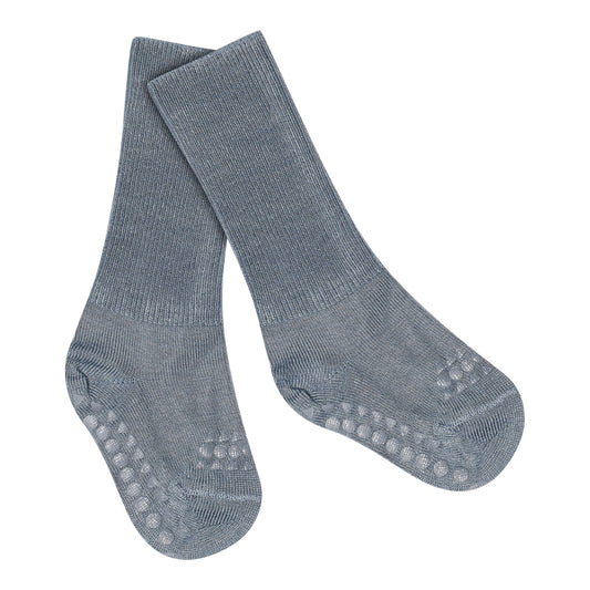 GoBabyGo Bambus Anti-Rutsch Socken stone blue mit Noppen – im Bärechind Winterthur, Zürich, Schweiz erhältlich