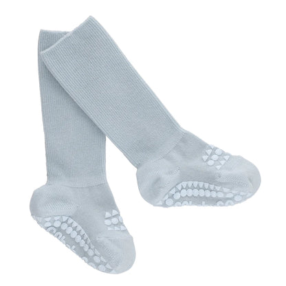 GoBabyGo Bambus Anti-Rutsch-Socken in SkyBlue – Detailansicht mit Gummipunkten an der Sohle
