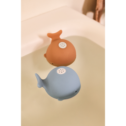 Galen Bath Sprinkler Whale, Pale tuscany
