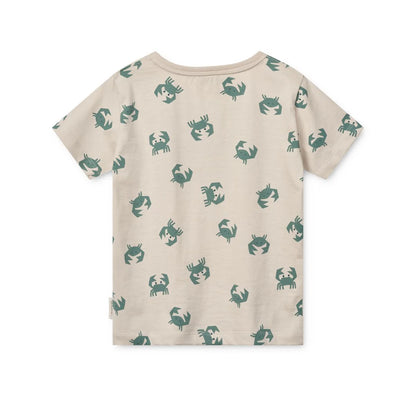 Apia Kinder-T-Shirt Rückseite mit Krabben-Print – Hochwertige Bio-Baumwolle, ideal für den Alltag. Nachhaltig und atmungsaktiv. Jetzt in Winterthur, Zürich, Schweiz erhältlich.