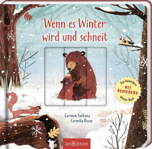 Bärenmutter und Jungtier kuscheln sich im ersten Schnee auf dem Buchcover