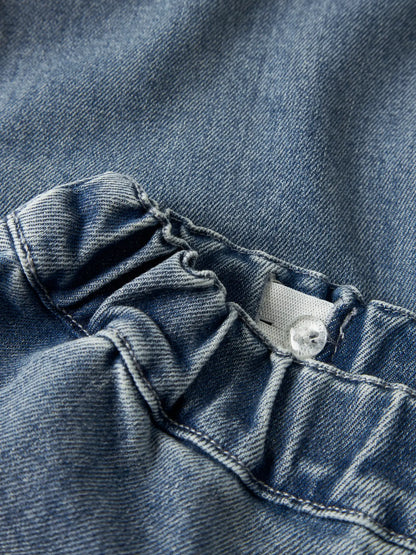 Detail elastischer und verstellbarer Bund bei Baggy Jeans von Lil’ Atelier im Bärechind Winterthur Zürich Schweiz