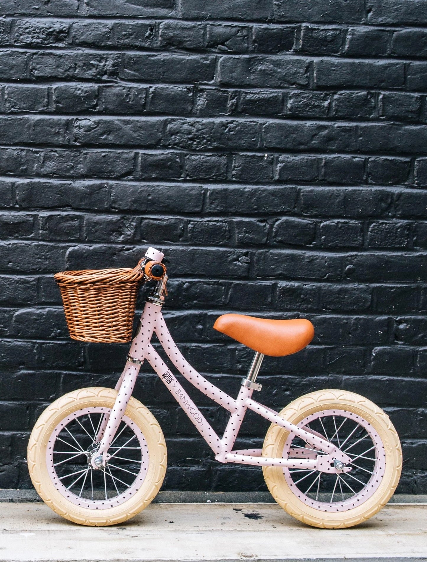Banwood Laufrad Bonton Cream mit Korb, Bärechind Winterthur, Zürich Schweiz.