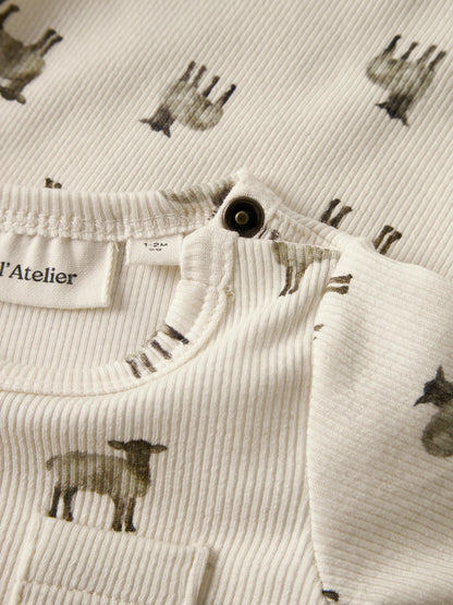 Bärechind Lil'Atelier Langarmbody, Detailansicht des Brusttäschchens