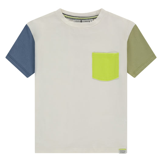 Boys T-Shirt Colourblock Off White mit Brusttasche von Stains and Stories nachhaltige Kindermode Kinderladen Winterthur