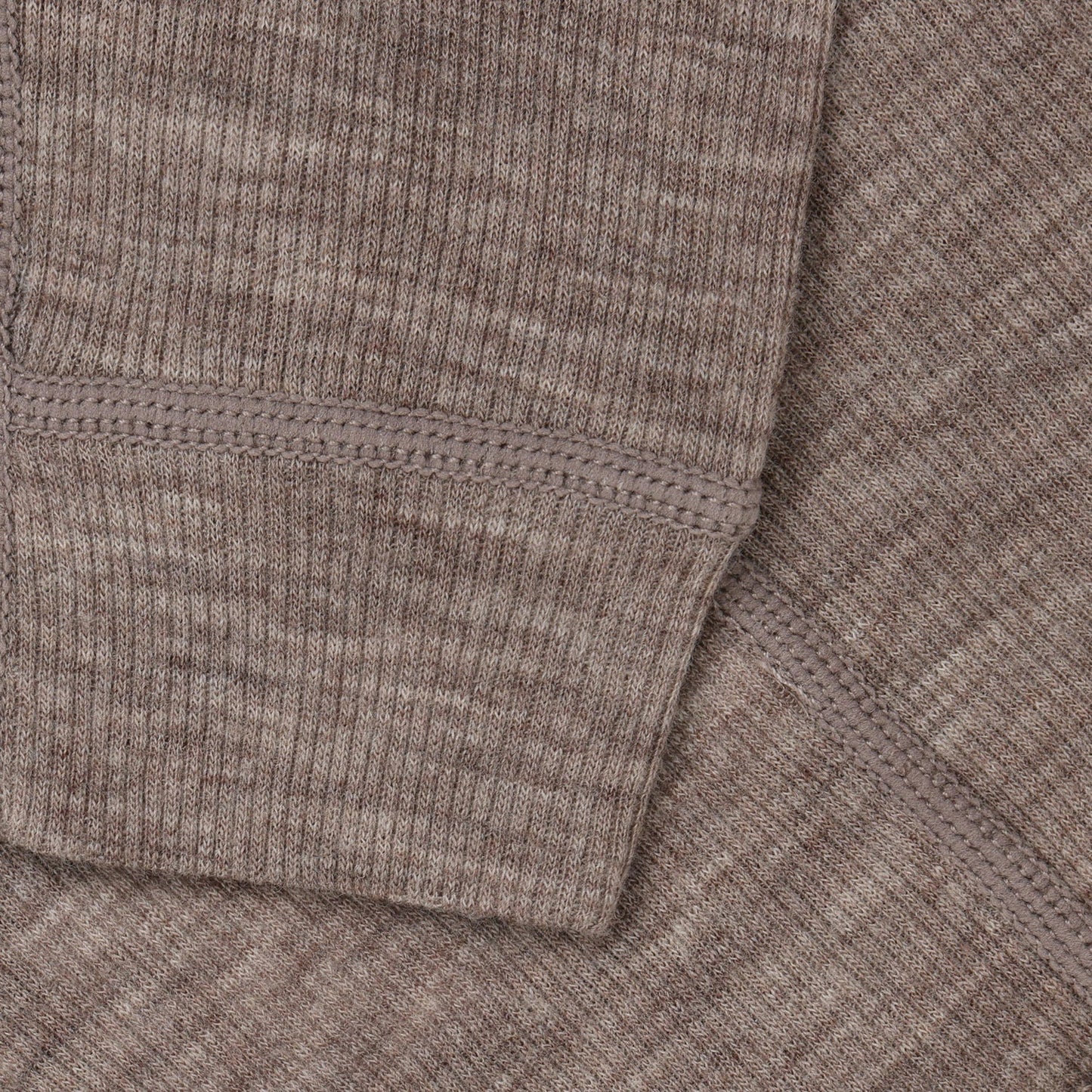 Nahaufnahme Strickstruktur Merino Leggings CeLaVi Walnut