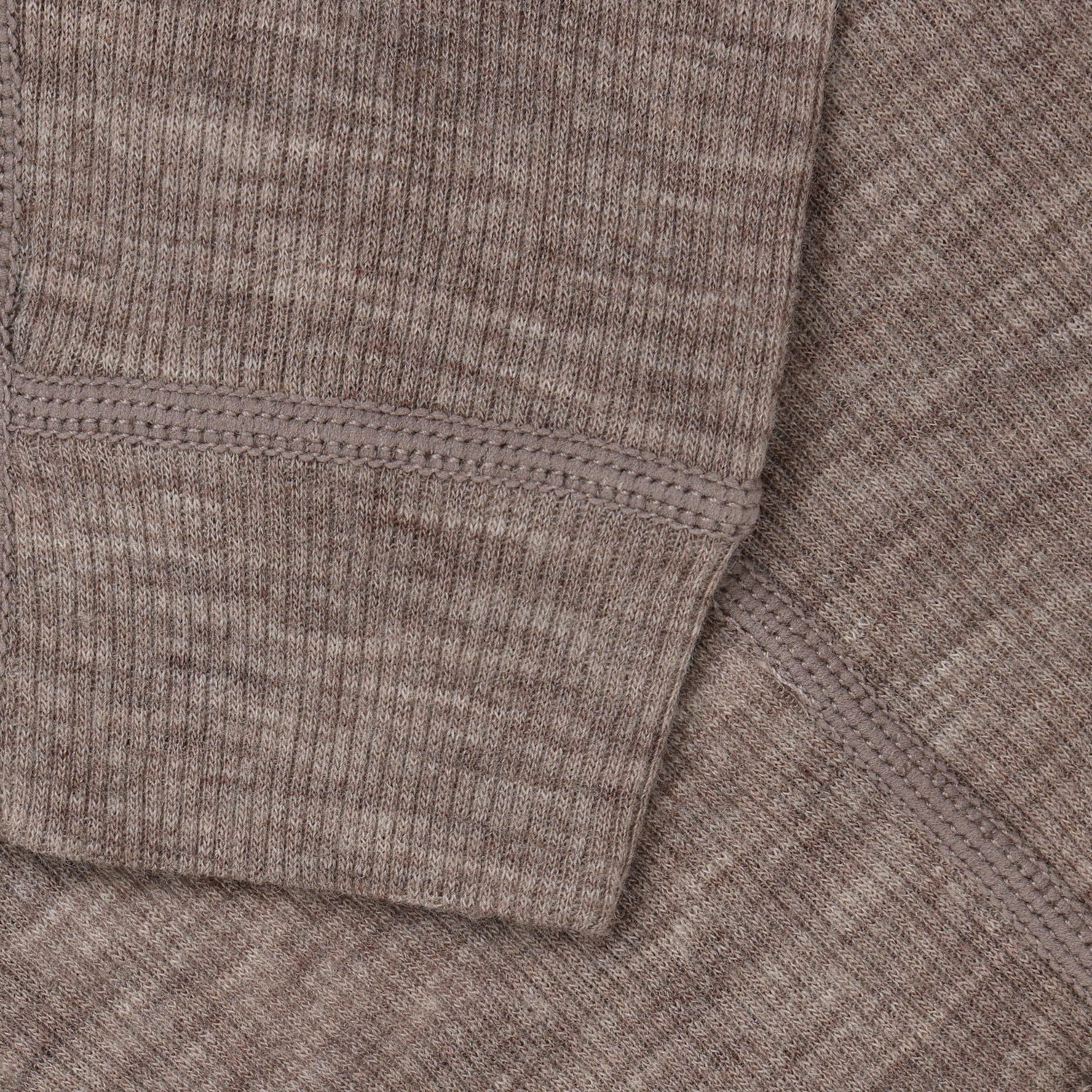 Nahaufnahme Strickstruktur Merino Leggings CeLaVi Walnut