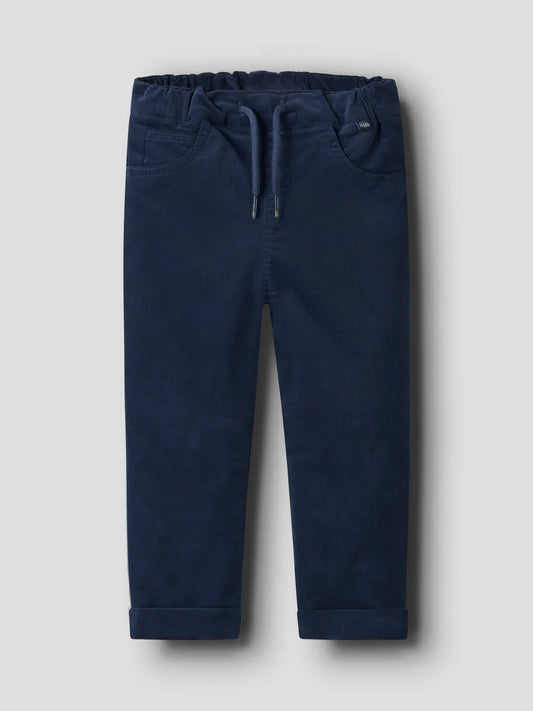 Dunkelblaue Cordhose von Name it mit Baumwollfutter, Vorderseite – erhältlich bei Bärechind Winterthur Zürich Schweiz.