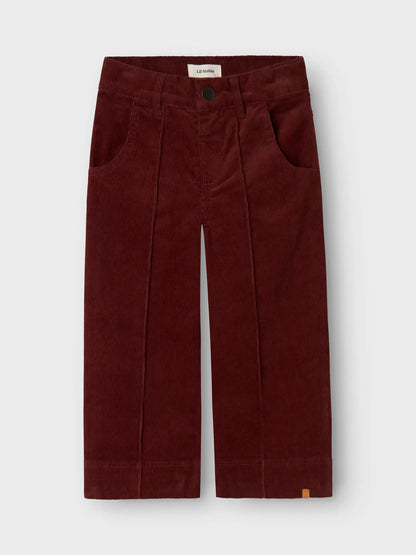 LIL'ATELIER Cordhose in Weinrot aus Bio-Baumwolle, Vorderansicht – erhältlich bei Bärechind in Winterthur, Zürich, Schweiz.