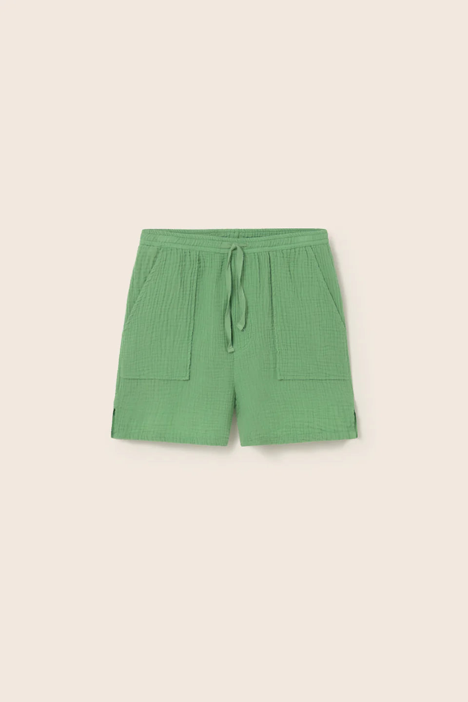 Grüne Kinder Shorts aus Musselin von Cozmo – leichte Sommer Shorts aus Baumwolle im Bärechind Winterthur