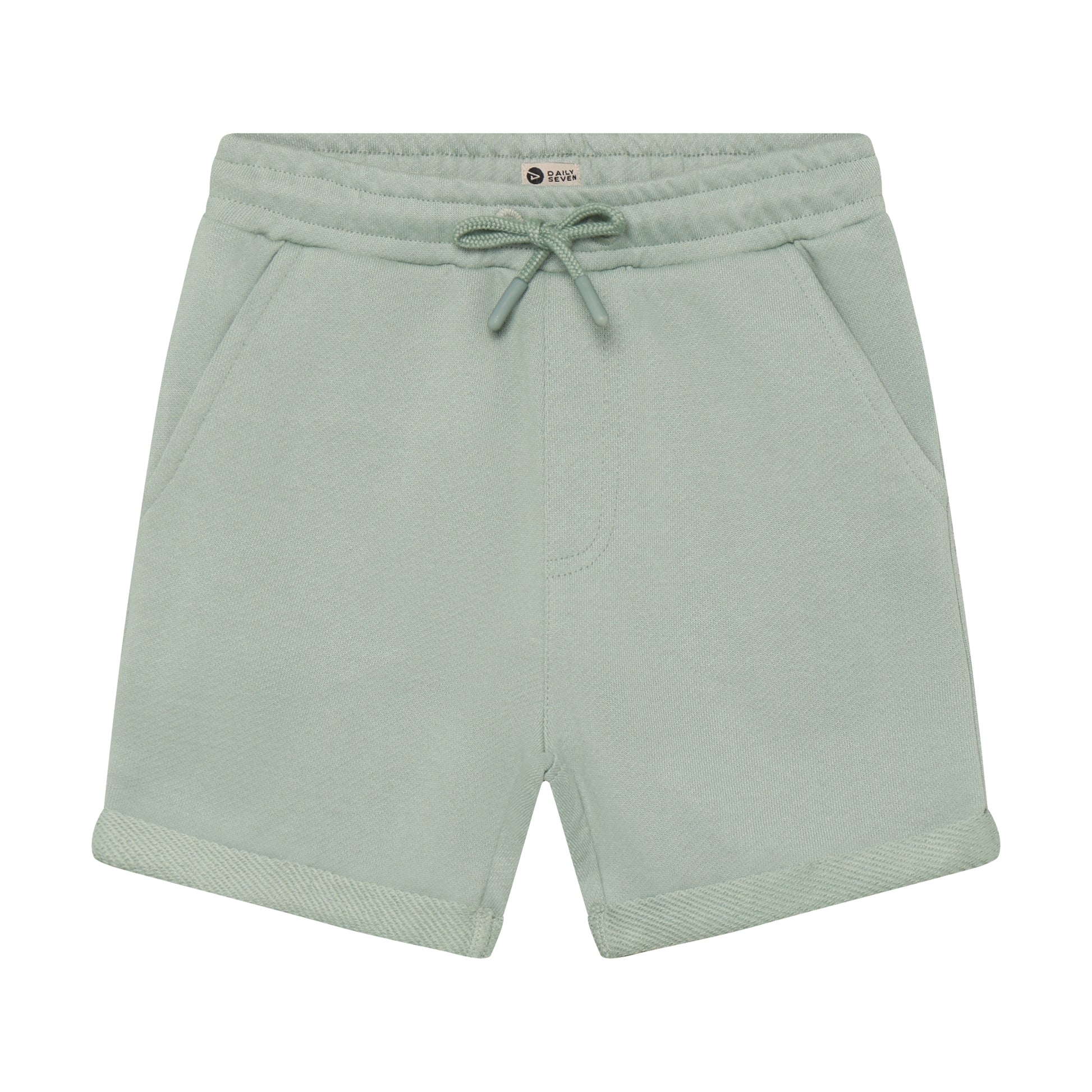 Bequeme Jogger Shorts für Kinder von Daily7Kids in Salbeigrün