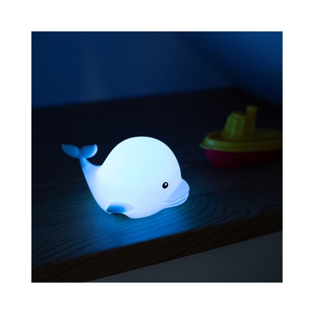 Leuchtende Delfinlampe mit sanftem Blaulicht, stimmungsvolles Nachtlicht fürs Kinderzimmer, erhältlich im Bärechind Winterthur Zürich Schweiz.