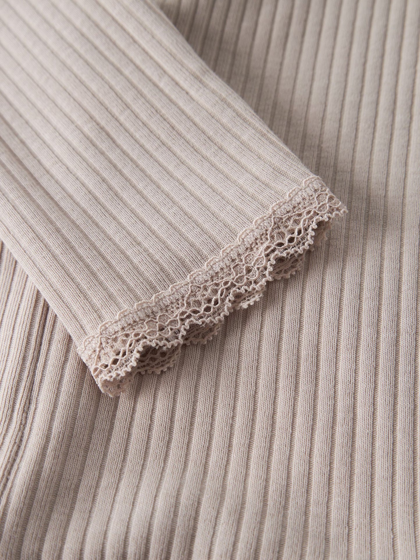 NAME IT Detailansicht Rippstruktur beige Leggings aus Baumwolle, im Bärechind Winterthur Zürich Schweiz kaufen
