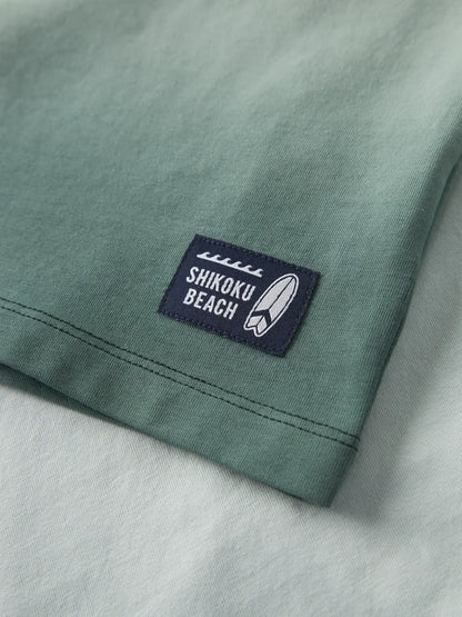 NAME IT Detailansicht T-Shirt mit grünem Farbverlauf aus Baumwolle, im Bärechind Winterthur Zürich Schweiz kaufen