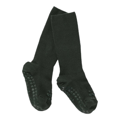 GoBabyGo Bambus Anti-Rutsch-Socken in Forest Green – Detailansicht mit Gummipunkten an der Sohle