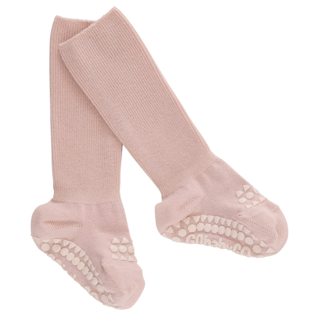 GoBabyGo Bambus Anti-Rutsch-Socken in Rosa – Detailansicht mit Gummipunkten an der Sohle