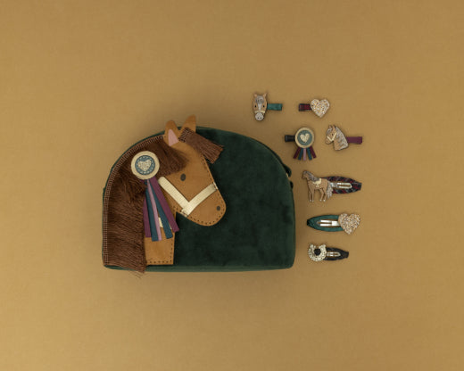 Pony Freunde Mini Haarclips von Mimi & Lula auf Dekoboard, Bärechind Winterthur, Zürich Schweiz.