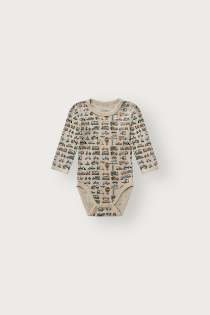 Baloo Merino/Bambus Langarmbody mit Fahrzeugprint, French Oak, Vorderansicht