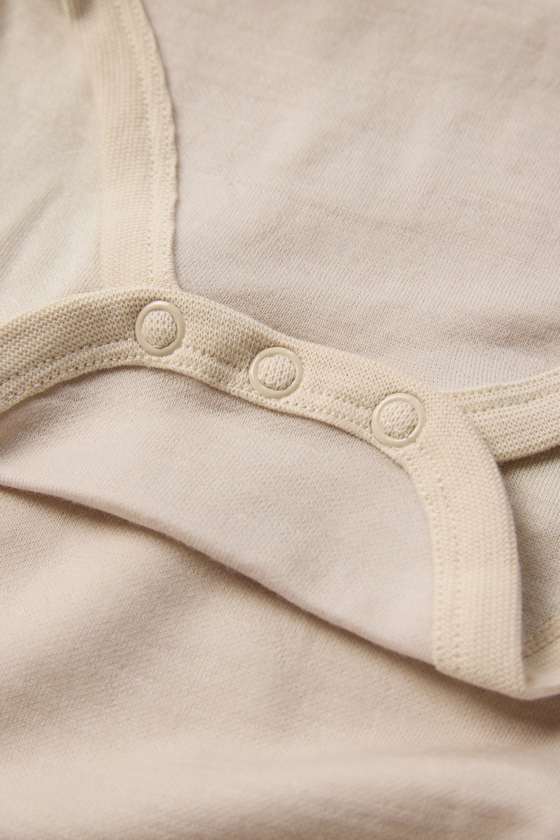 Bärechind Detailansicht Baloo Merino Bambus Langarmbody, French Oak