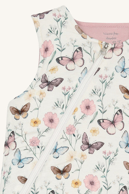 Detailaufnahme vom Hust & Claire Bambus Schlafsack mit schrägem Reissverschluss bei Bärechind in Winterthur, Zürich, Schweiz.